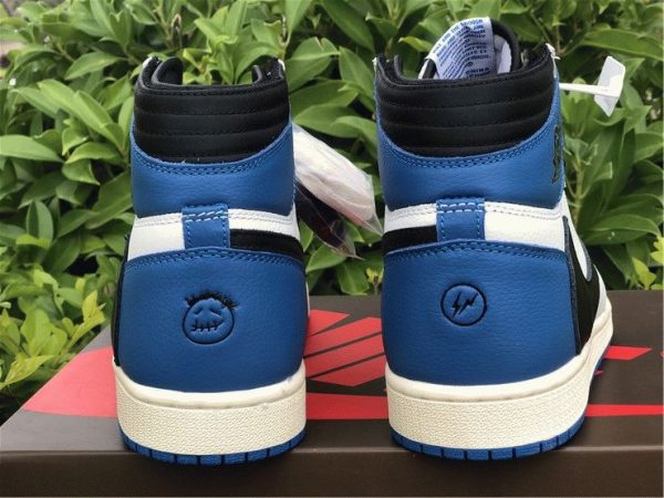 Travis Scott x Fragment x Air Jordan 1 Royal heel