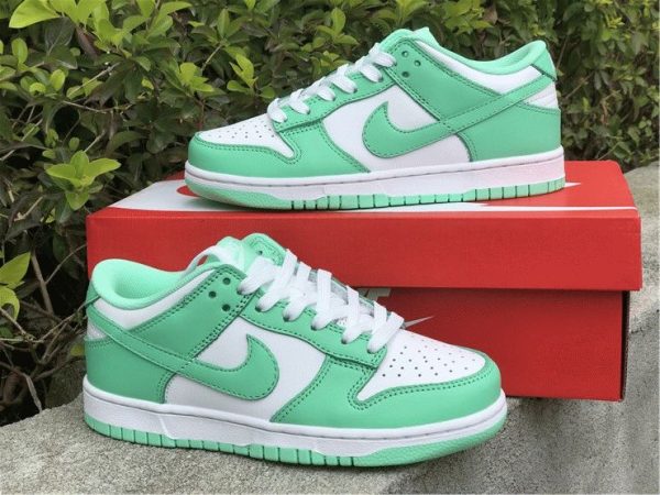 Wmns Nike Dunk Low Green Glow 2021 shoes