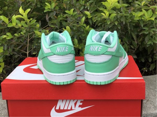 Wmns Nike Dunk Low Green Glow heel