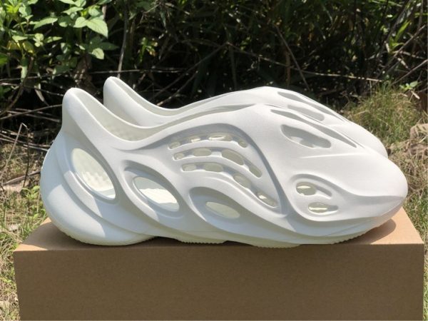 Yeezy Foam Runner Ararat All White price $79