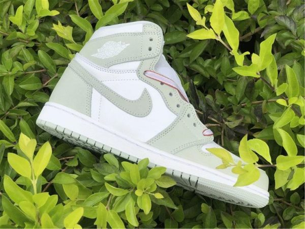 Air Jordan 1 High OG Seafoam panel