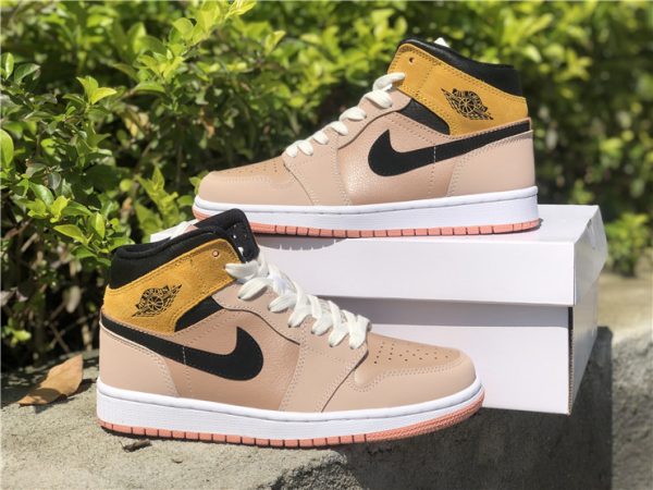 Air Jordan 1 Mid SE Particle Beige shoes