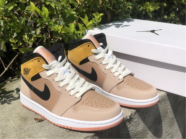 Air Jordan 1 Mid SE Particle Beige sneaker