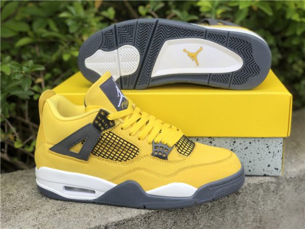 Air Jordan 4 Retro Lightning Yellow foot