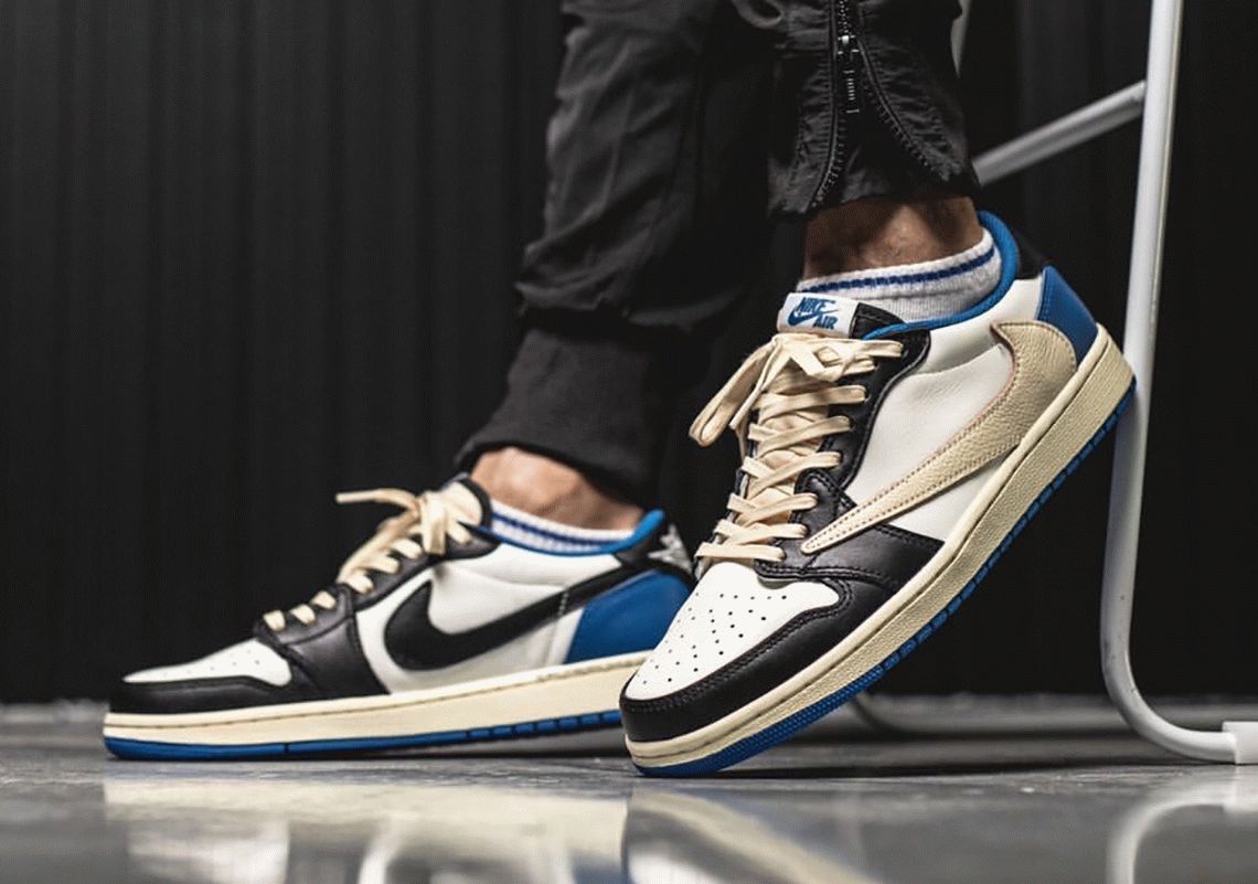 Travis Scott x Fragment x Air Jordan 1 Low on feet