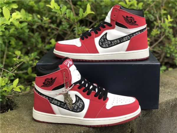 2021 Dior x Air Jordan 1 High Chicago