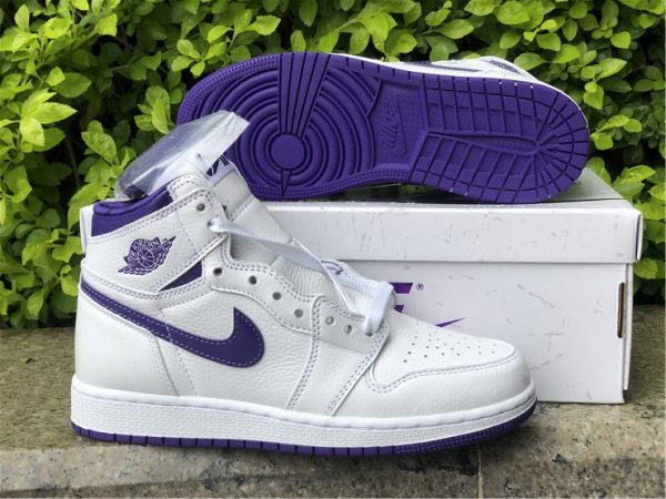 Air Jordan 1 Retro High Court Purple lateral side