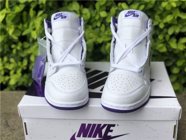 Air Jordan 1 Retro High Court Purple tongue