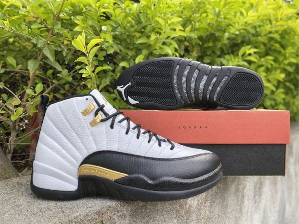 Air Jordan 12 Retro Royalty 2021 lateral side