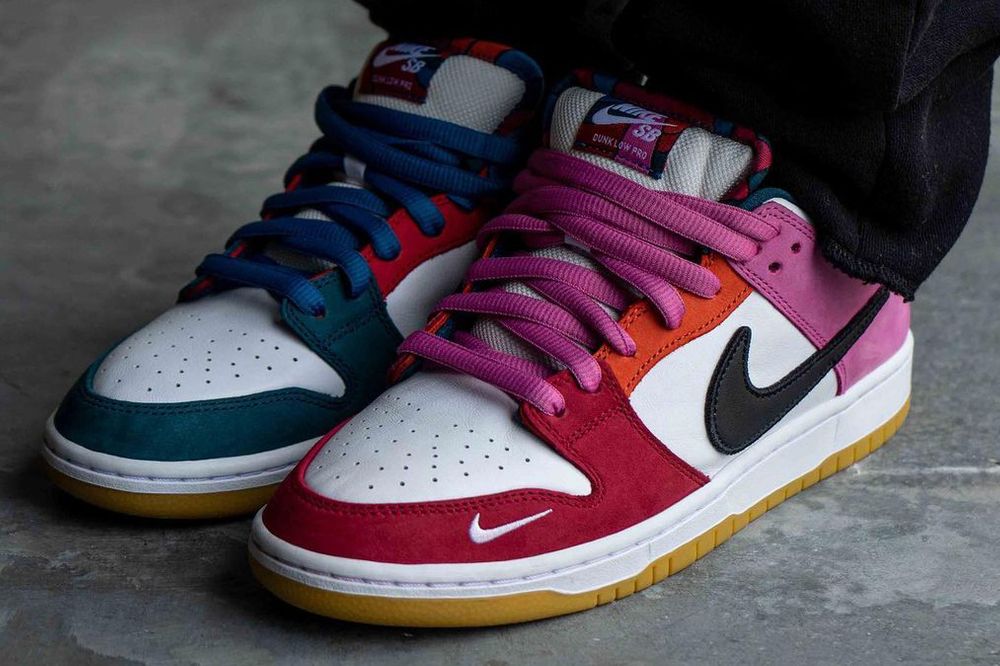 Asymmetrical Colorblocking Parra Nike SB Dunk Low red blue