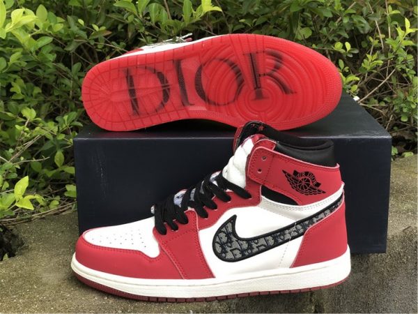 Dior x Air Jordan 1 High Chicago underfoot