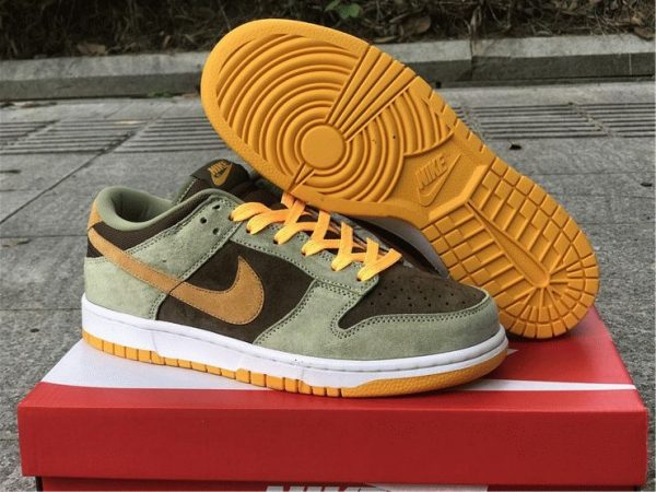 Nike Dunk Low Dusty Olive DH5360-300 underfoot
