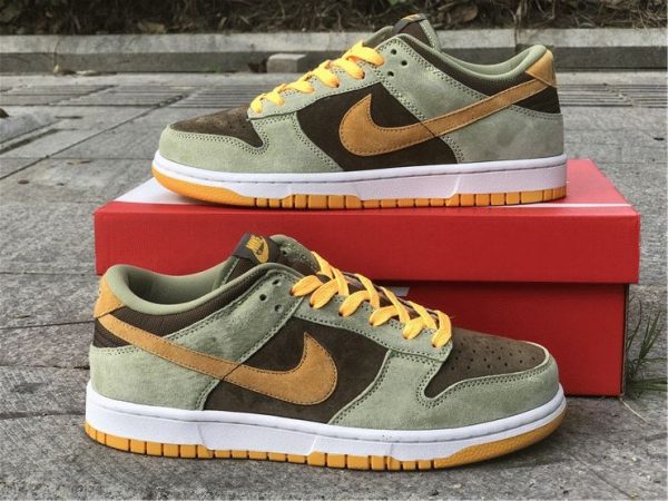 Nike Dunk Low Dusty Olive Pro Gold sneaker