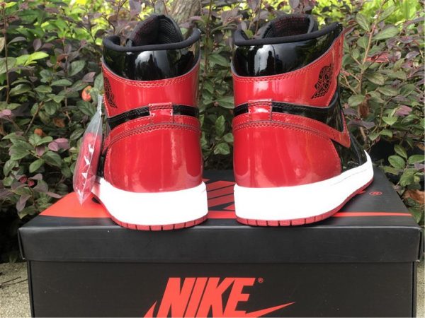 Air Jordan 1 High OG Bred Patent back heel