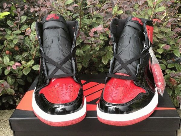 Air Jordan 1 High OG Bred Patent front