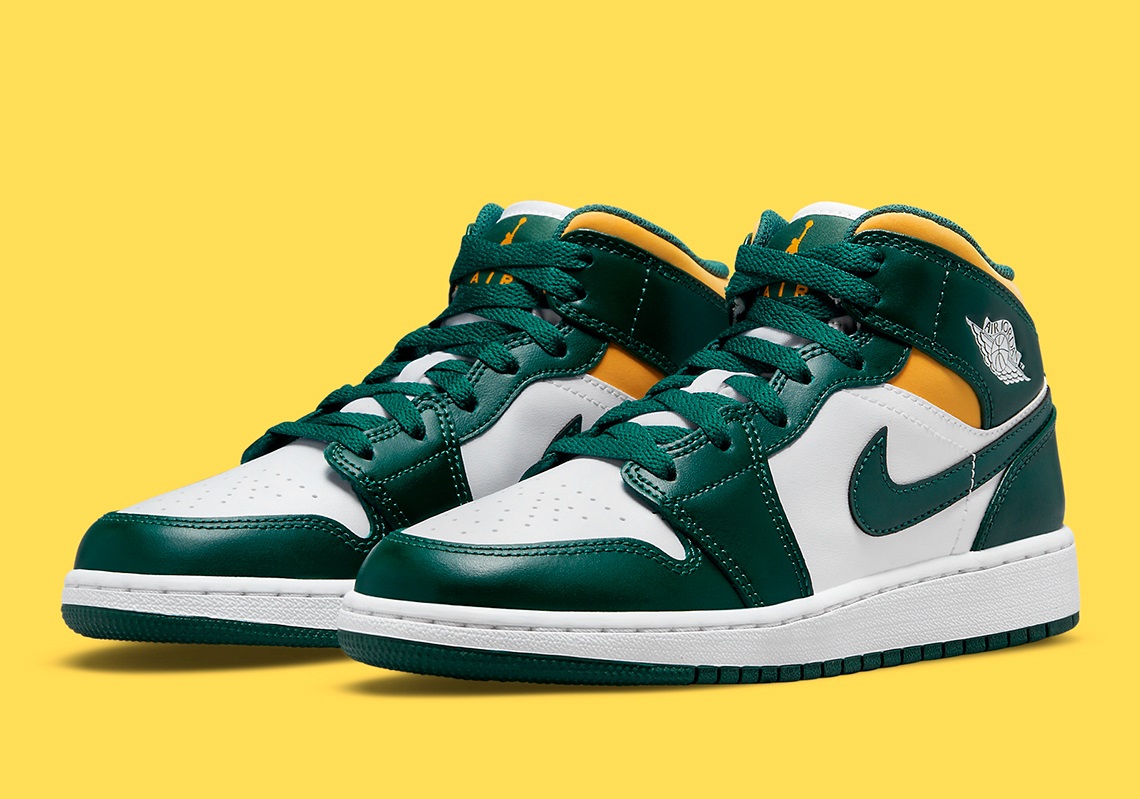 Air Jordan 1 Mid with Brazil Theme