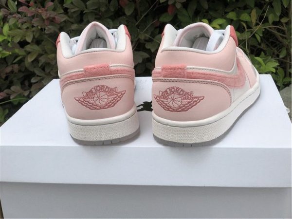 Air Jordan 1 Pink Arctic Punch Sail heel