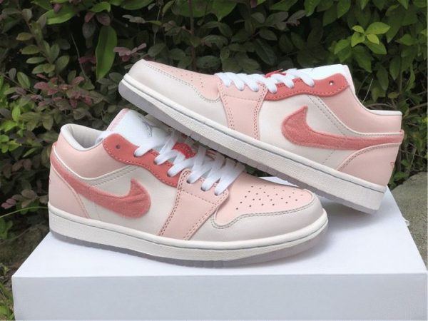 Air Jordan 1 Pink Arctic Punch Sail shoes