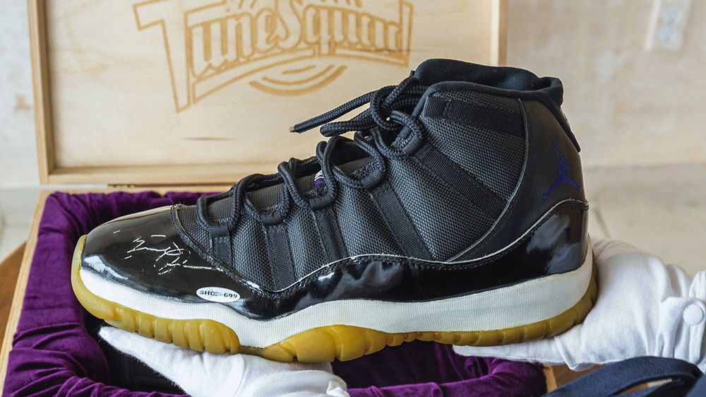 Air Jordan 11 XI Space Jam with Jordan's Signature