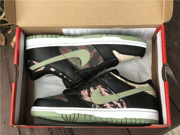 Nike Dunk Low SE Black Crazy Camo in box