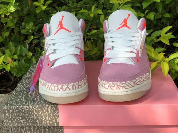 Wmns Air Jordan 3 Rust Pink tongue