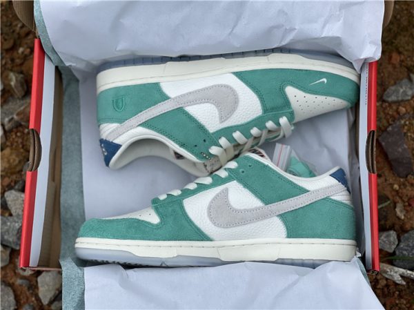 Kasina x Dunk Low Road Sign Neptune Green in box