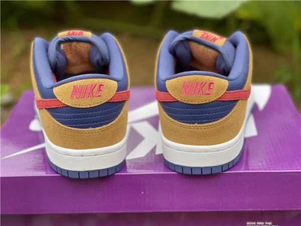 Nike Dunk Low SB Wheat Dark Purple heel