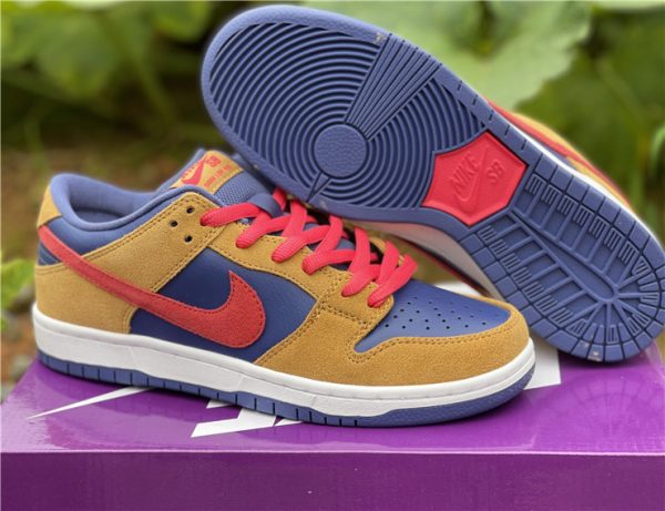 Nike Dunk Low SB Wheat Dark Purple underfoot