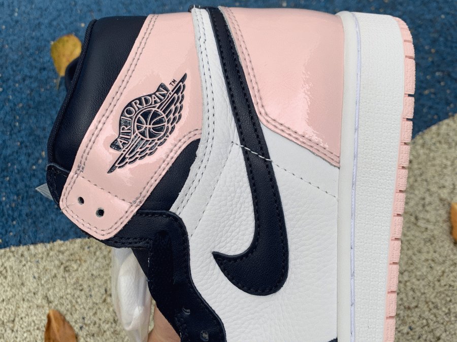 Air Jordan 1 High OG Atmosphere Bubble Gum sneaker