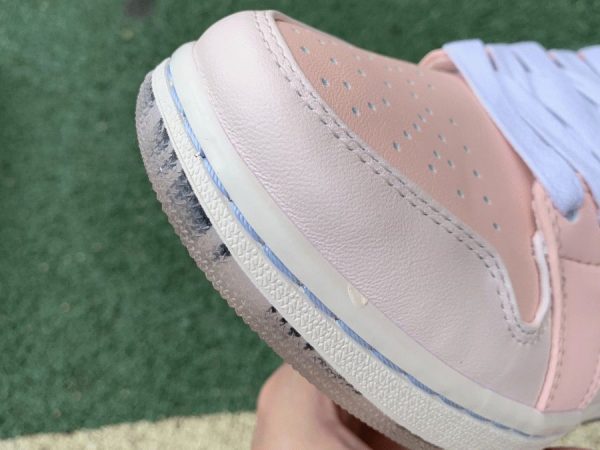 Air Jordan 1 Low Mighty Swooshers Furry Pink mudguard