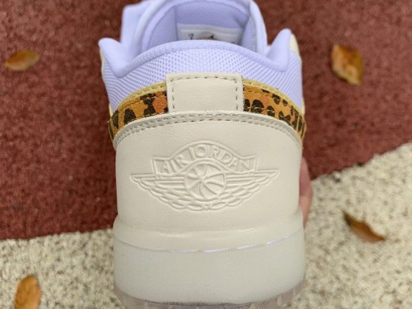 Air Jordan 1 Low SNKRS Day Light Yellow back heel