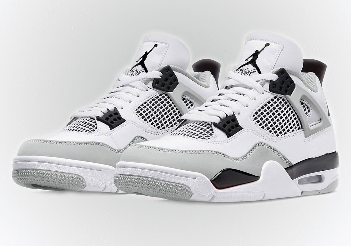 Air Jordan 4 “Military Black” Come Summer 2022