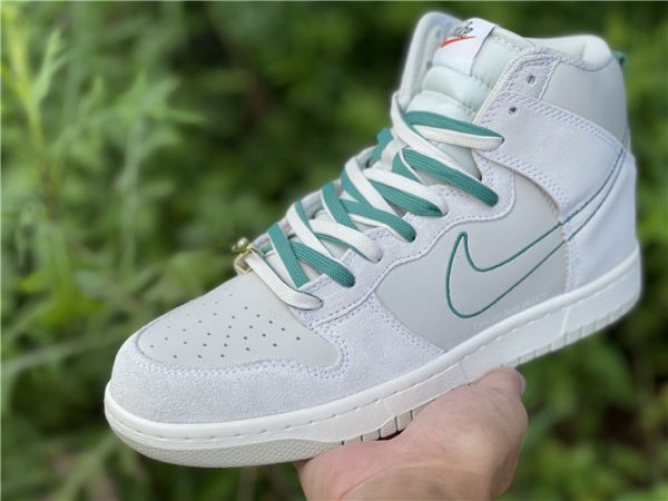 Dunk High SE First Use PackGreen Noise grey