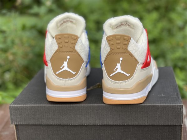 Jordan 4 Retro Where the Wild Things Are heel