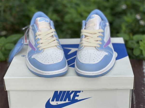 Nike Air Jordan 1 Low Travis Scott University Blue tongue