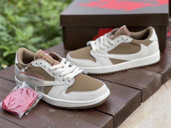 Travis Scott x Air Jordan 1 Low Reverse Mocha des chaussures