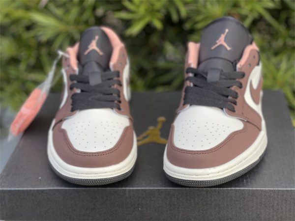 Air Jordan 1 Low Mocha Brown tongue