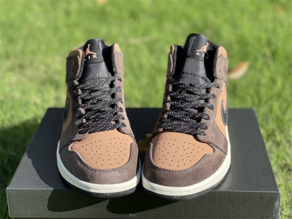 Air Jordan 1 Mid Dark Chocolate 2021 front