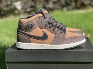 Air Jordan 1 Mid Dark Chocolate