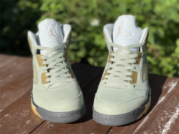 Air Jordan 5 Jade Horizon tongu