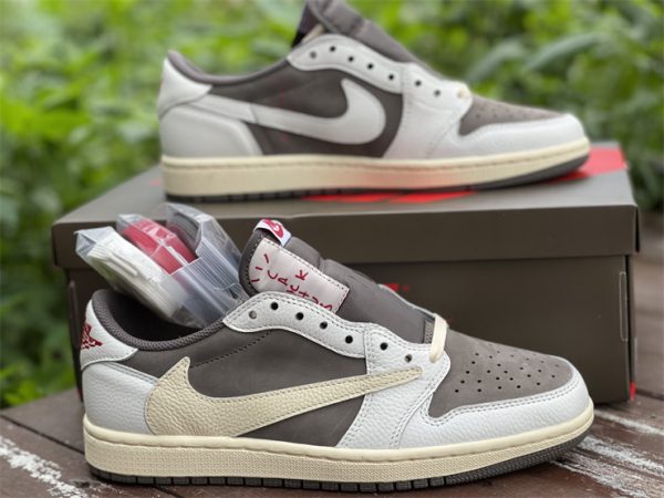 Travis Scott Jordan 1 Low Brown Reverse sneaker