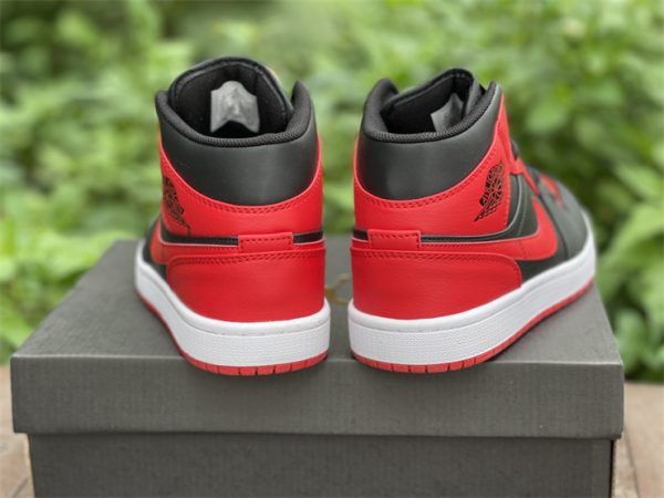 Air Jordan 1 Mid Black Red Bred back heel