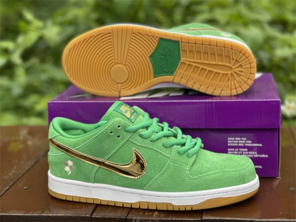 SB Dunk Low Pro St Patricks Day Lucky Green gun