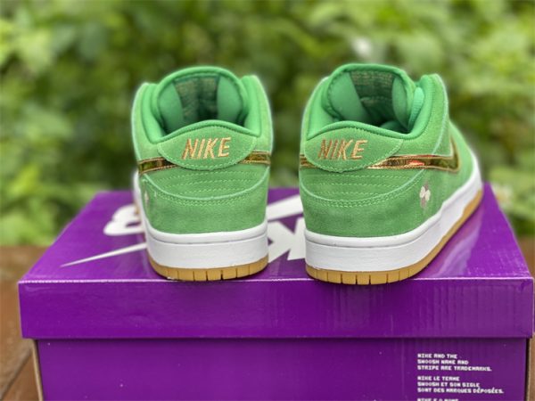 SB Dunk Nike Low St. Patrick’s Day (2022)