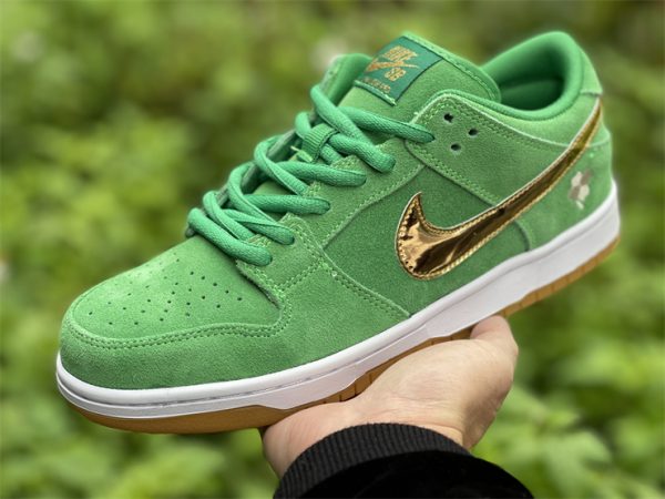 SB Dunk Low Pro St Patricks Day on hand