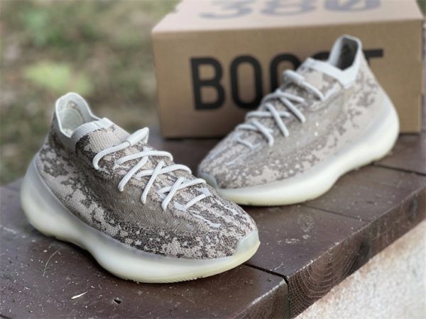 adidas Yeezy Boost 380 Pyrite panling