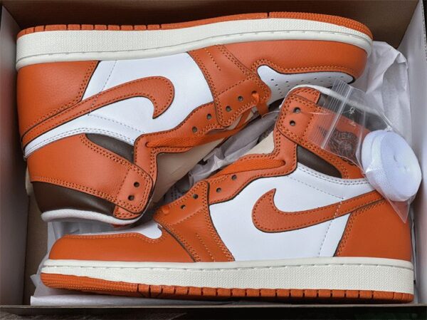 Air Jordan 1 High OG Starfish detail look