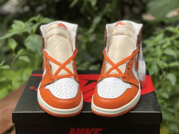 Air Jordan 1 High OG Starfish front