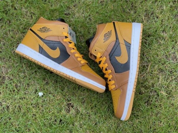 Air Jordan 1 Mid University Golden Yellow sneaker