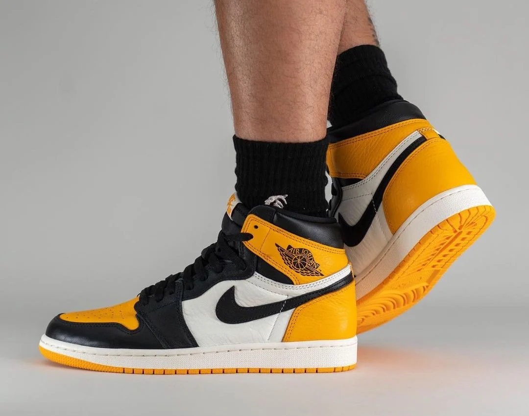 Air Jordan 1 High 'Yellow Toe'